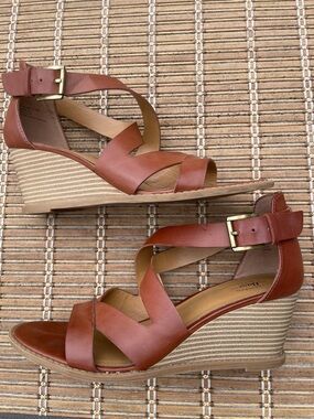G.H. Bass Wedge Buckle Sandals Sz 9.5